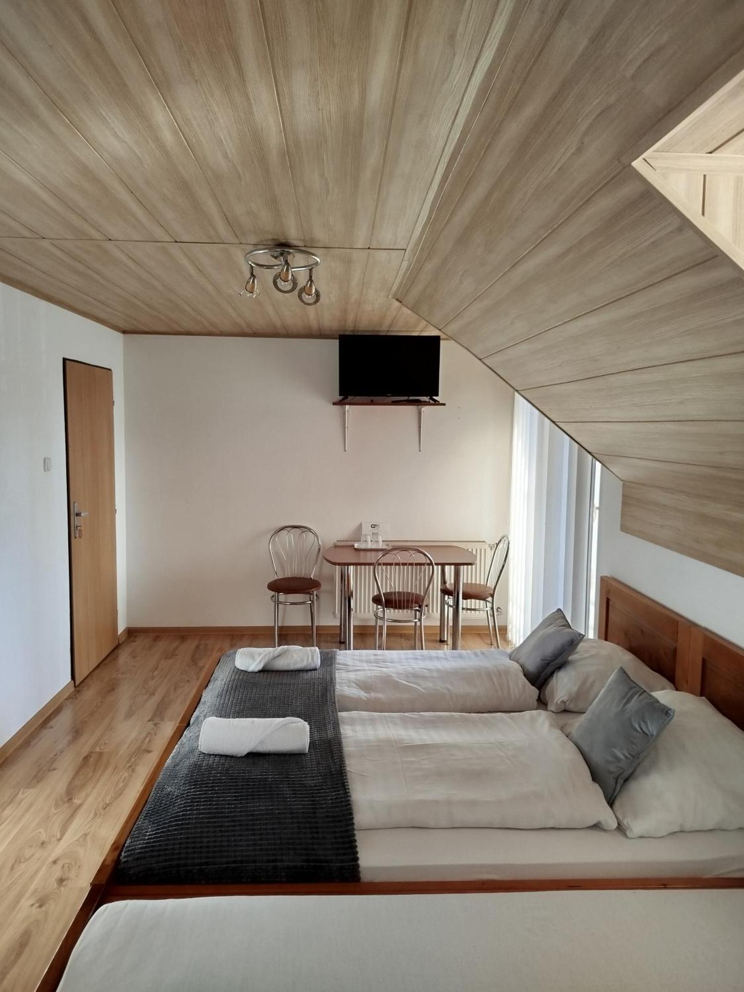 Guest House Kovalik Sucha Hora Exterior photo